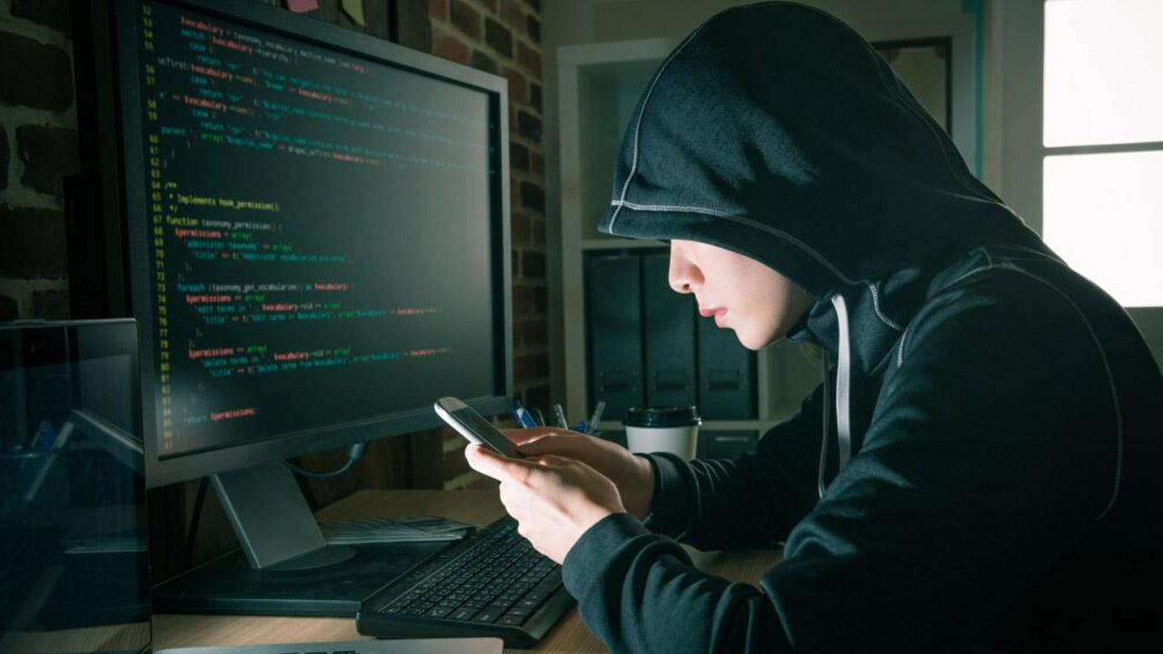 Blackmailing: సివిల్స్⁭లో ఫెయిల్.. దొంగగా మారి ఏం పనులు చేస్తున్నాడో తెలుసా..?