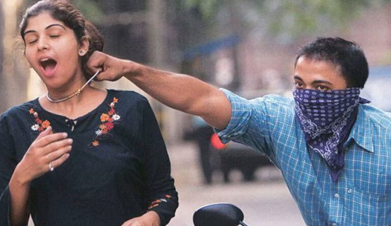 Chain Snatching : మంగళగిరి శివారు ప్రాంతాల్లో రెచ్చిపోతున్న చైన్స్ స్నాచర్లు..