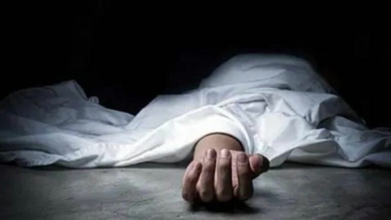 Heart Attack: క్రికెట్ ఆడుతుండగా గుండెపోటుతో యువకుడు మృతి.. నిజామాబాద్⁬లో ఘటన