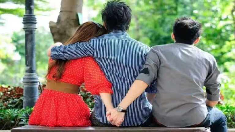 Extramarital Affair: వివాహేతర సంబంధం.. భర్తను హతమార్చిన భార్య..