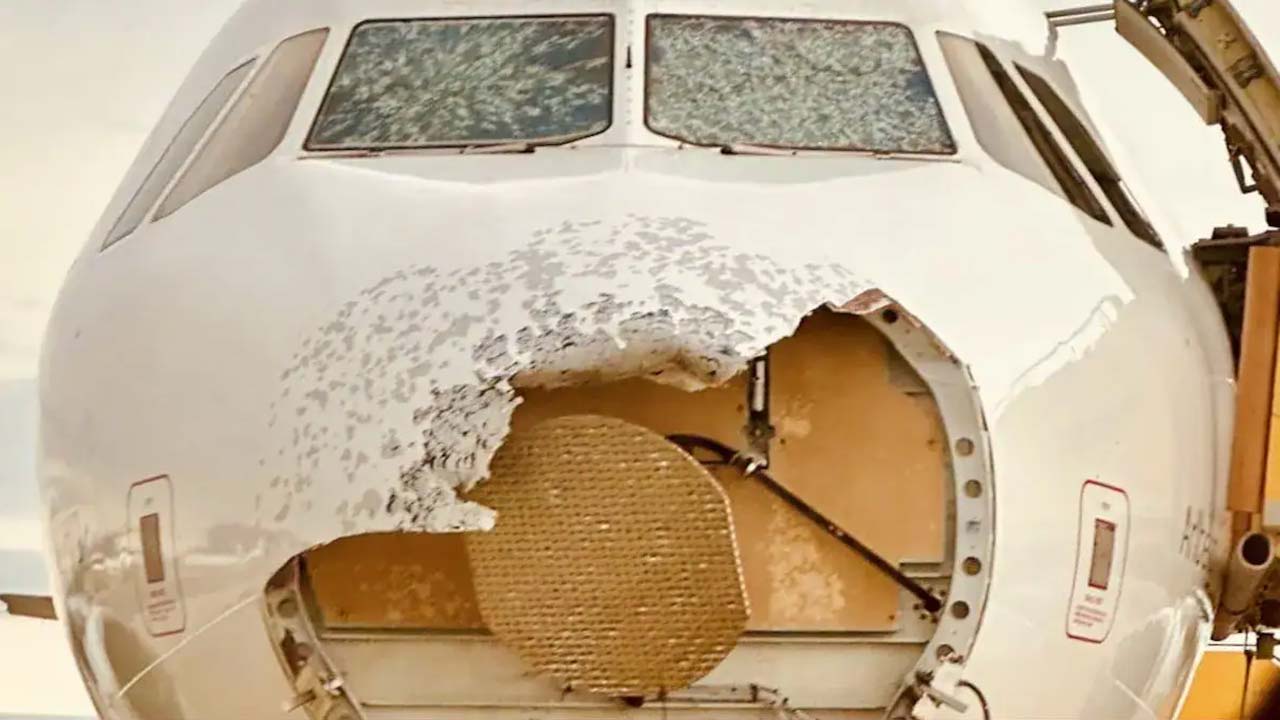 Austrian airlines: గగనతలంలో భారీ వడగండ్లు.. దెబ్బతిన్న విమానం ముక్కు