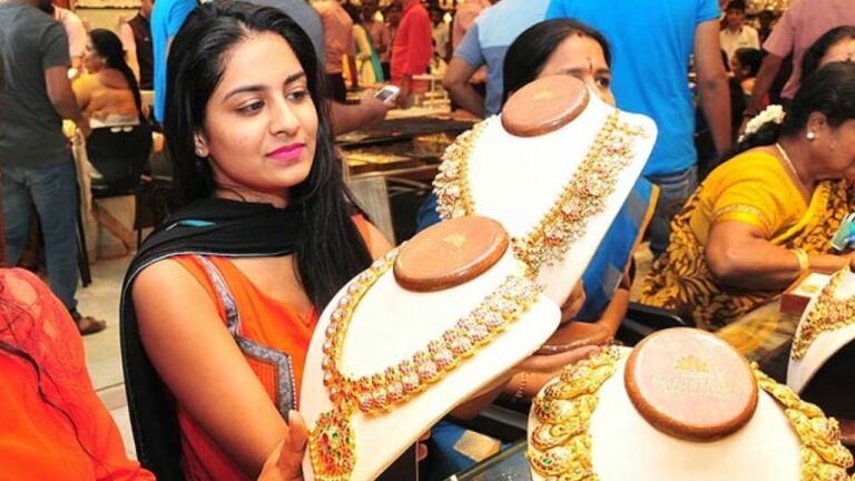 Gold Rates Today: మగువలకు ‘గోల్డెన్’ న్యూస్.. భారీగా తగ్గిన బంగారం ధరలు!