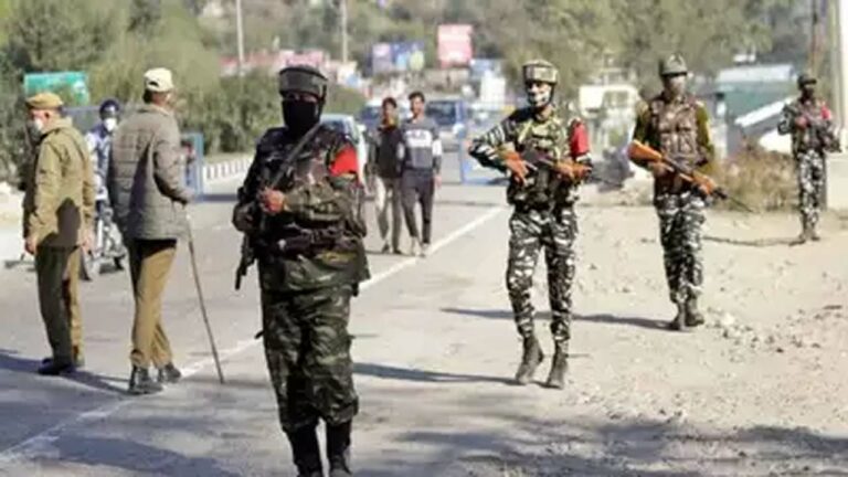 Pathankot: పఠాన్‌ కోట్‌లో హైఅలర్ట్‌.. టెర్రరిస్టుల కోసం గాలింపు