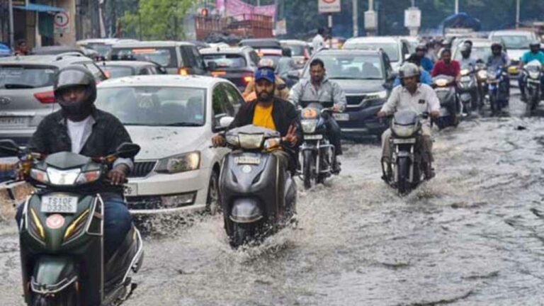 Hyderabad Rains: హైదరాబాద్‌లో కురుస్తున్న వాన.. 40 కిలోమీటర్ల వేగంతో ఈదురు గాలులు..