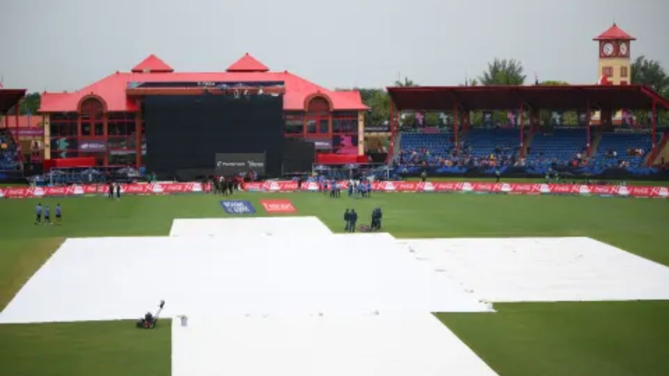 IND vs CAN: చిత్త‌డిగా ఔట్‌ ఫీల్డ్.. మ్యాచ్ ఆల‌స్యం..