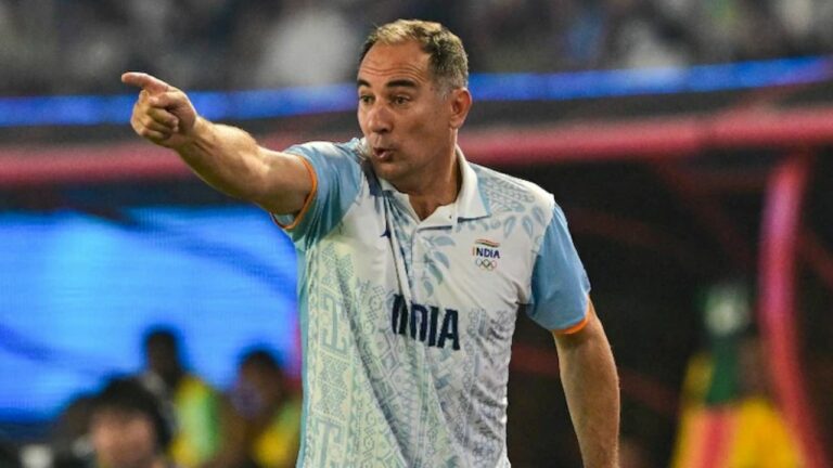 India Coach: రెండేళ్ల పదవీ కాలం ఉండగానే.. భారత కోచ్‌పై వేటు!