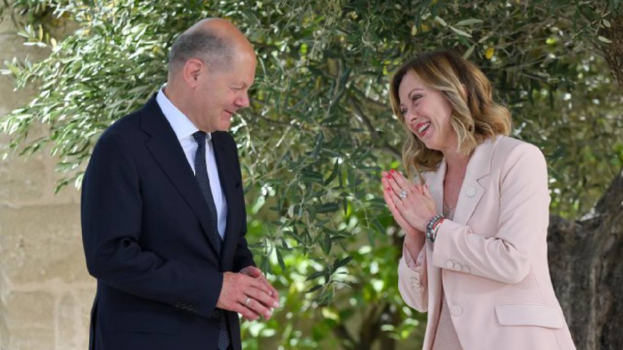 Giorgia Meloni: ప్రపంచ నేతల్ని “నమస్తే”తో పలకరించిన ఇటలీ పీఎం జార్జియా మెలోని.. మీమ్స్‌తో నెటిజన్ల రచ్చ..