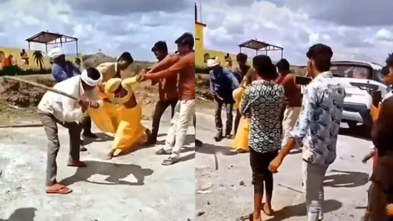 Madhya Pradesh: అమానుషం.. మహిళను కర్రలతో కొడుతుండగా వీడియో తీస్తున్న జనాలు