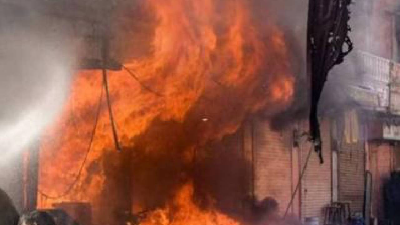 Tamil Nadu: బాణాసంచా ఫ్యాక్టరీలో పేలుడు..నలుగురు కార్మికుల మృతి