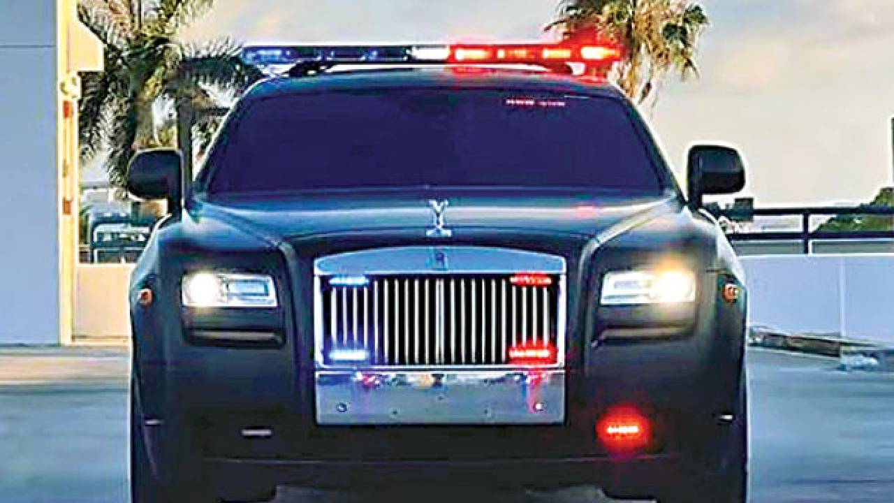 Rolls Royce: రోల్స్ రాయిస్ కారును పెట్రోలింగ్ కి వాడుతున్న పోలీసులు.. ఎక్కడో తెలుసా?