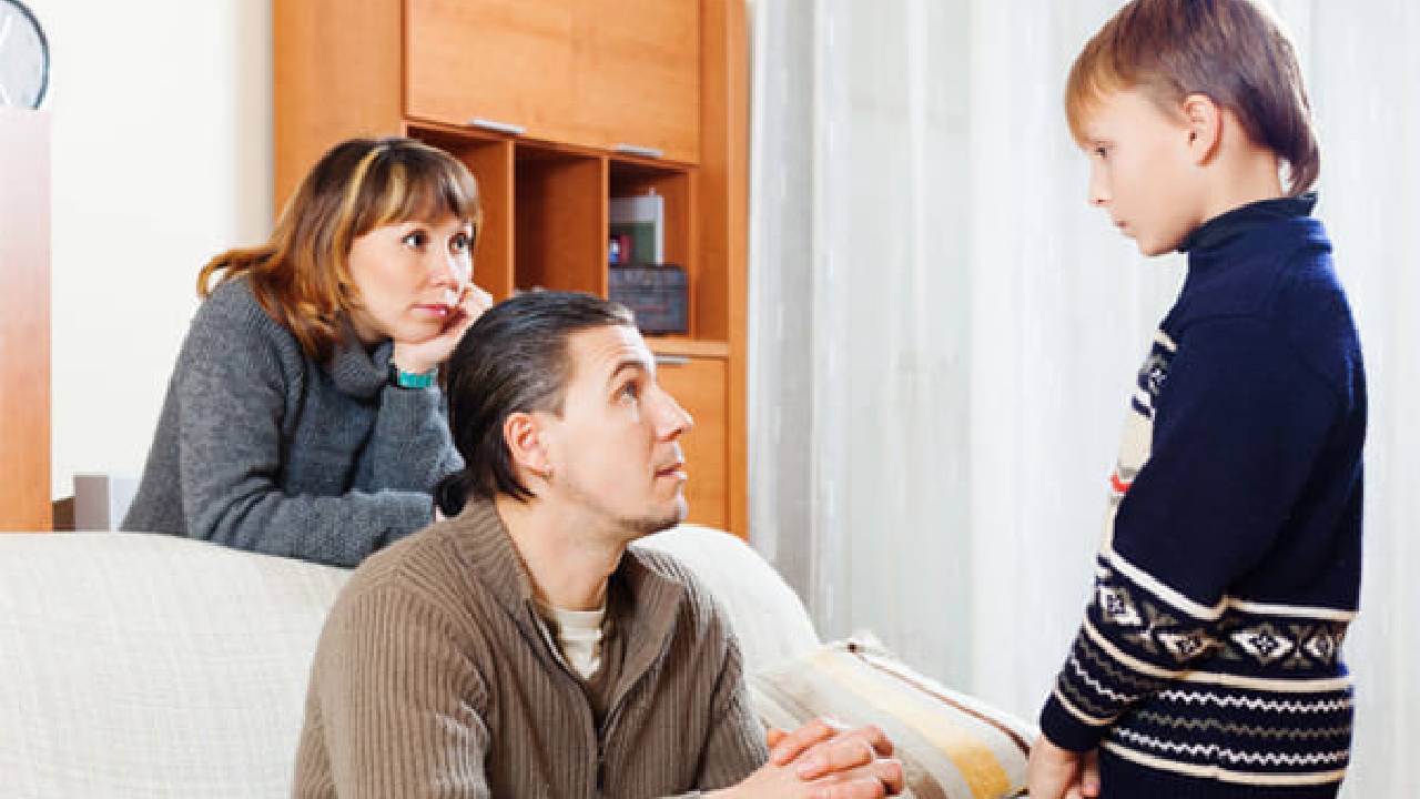 Parenting Tips: పిల్లలు దూకుడుగా మారుతున్నారా? వారిని నియంత్రించడం తప్పనిసరి.. ఈ నియమాలు పాటించండి..