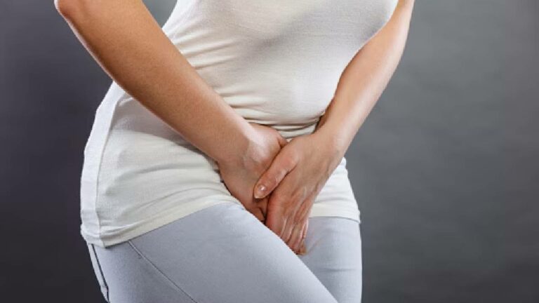 Health Tips: ఎక్కువ సేపు మూత్రం ఆపుకుంటే వచ్చే సమస్యలేంటో తెలుసా?