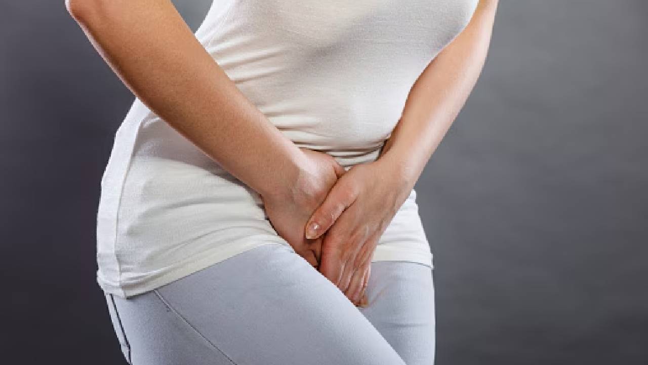 Health Tips: ఎక్కువ సేపు మూత్రం ఆపుకుంటే వచ్చే సమస్యలేంటో తెలుసా?