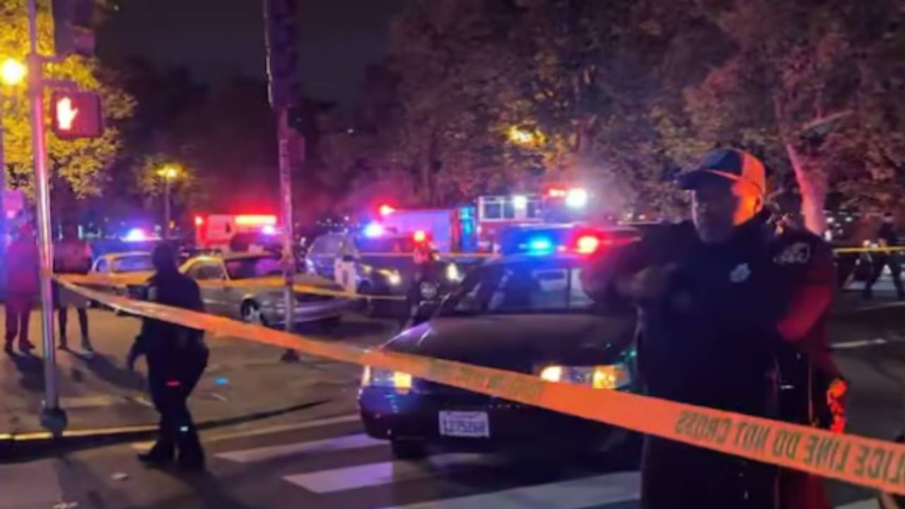 California : కాలిఫోర్నియాలోని జూనెటీన్త్ వేడుకలో మళ్లీ హింస.. 15 మందిపై కాల్పులు