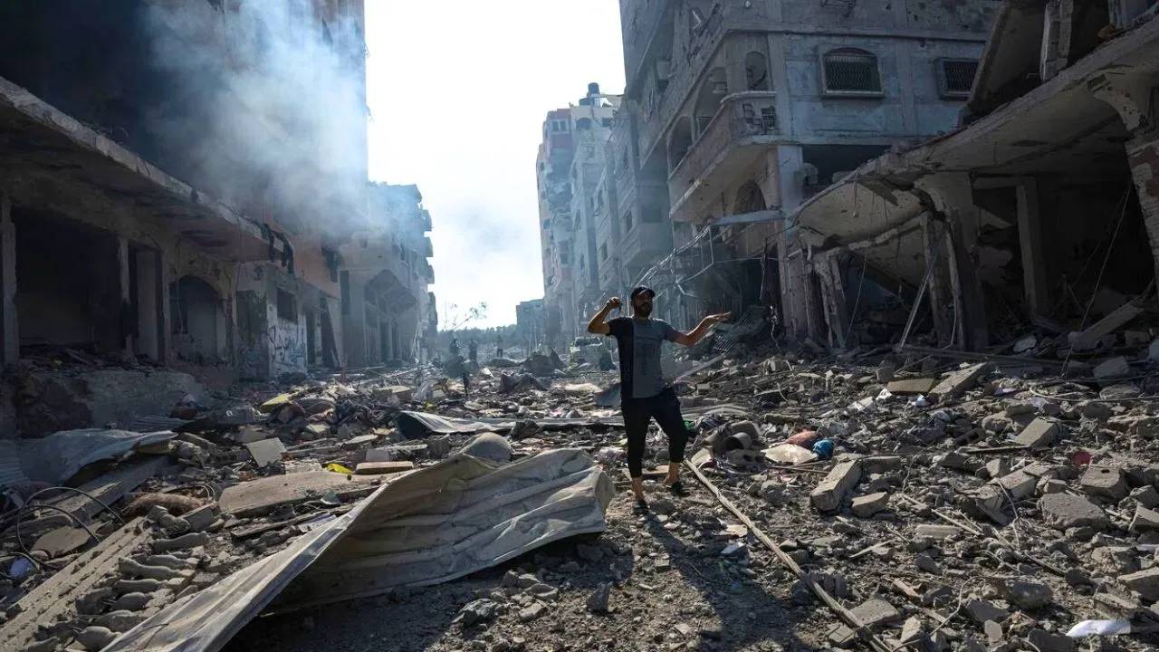 Israel Attack : రఫాలోని సహాయ శిబిరంపై ఇజ్రాయెల్ దాడి.. 25 మంది మృతి, 50 మందికి గాయాలు