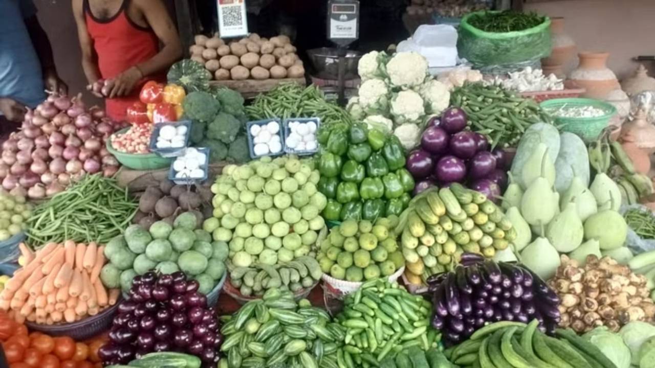 Inflation : సామాన్యులను హడలెత్తిస్తున్న ధరలు..  ఒక్క ఏడాదిలో 65 శాతం పెరుగుదల