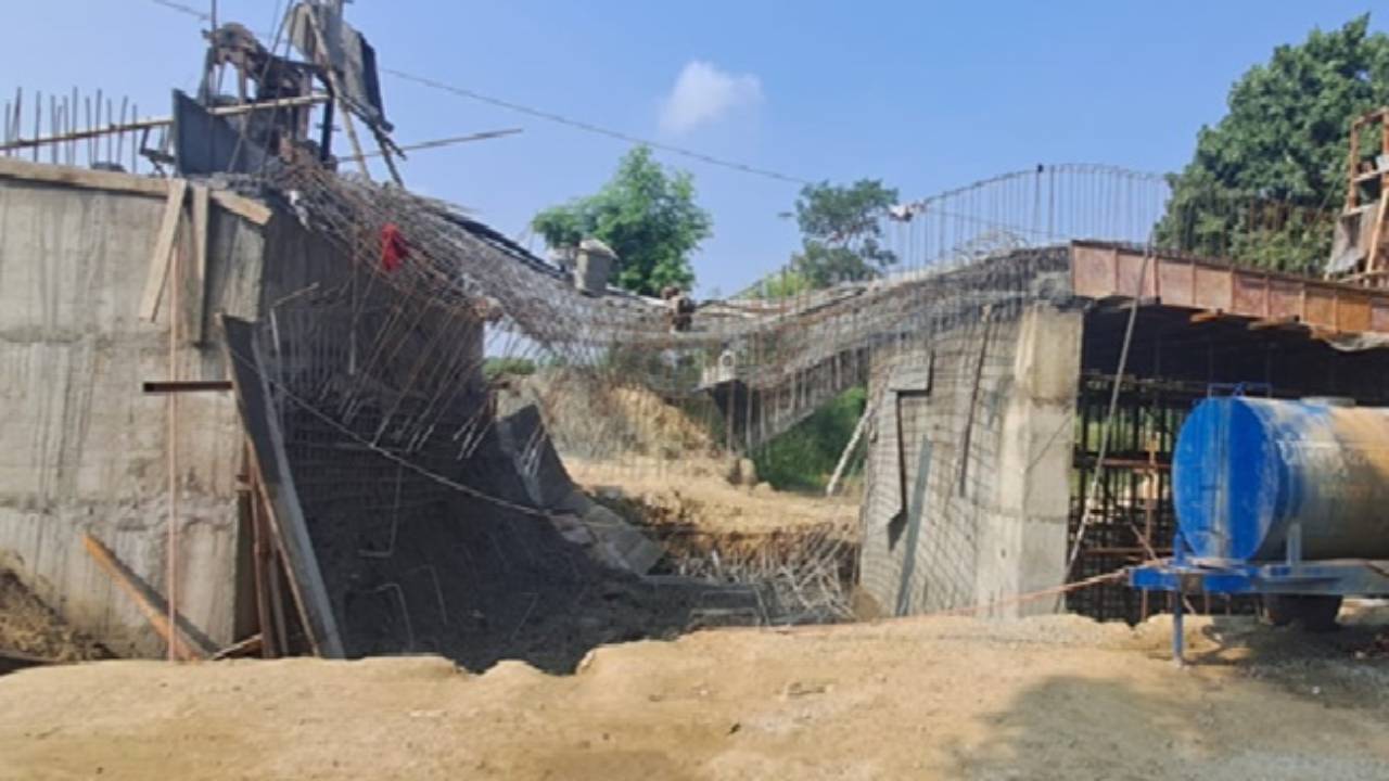 Bihar News : బీహార్‌లో కుప్పకూలిన మరో వంతెన.. మోతిహారిలో రూ.కోట్లు నీళ్లపాలు.. వారంలోనే మూడోది