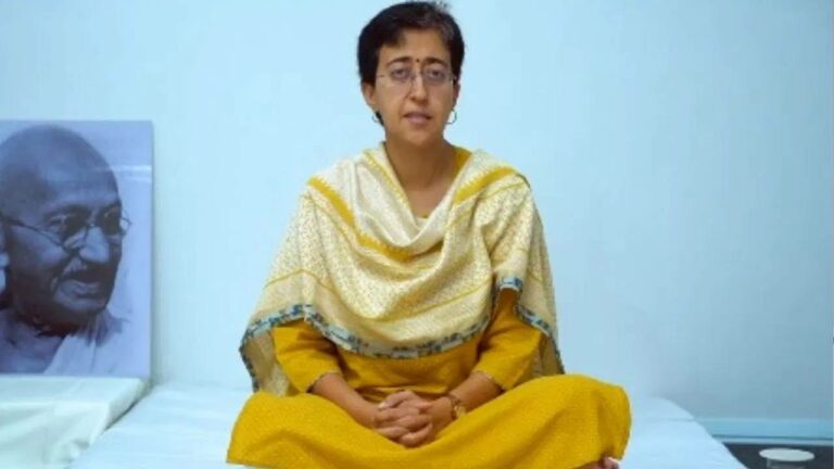 Delhi Water Crisis :  దీక్షకు దిగిన మంత్రి అతిషి.. ఢిల్లీకి హర్యానా మరింత నీటిని తగ్గించిదని ఆప్ ఆరోపణ