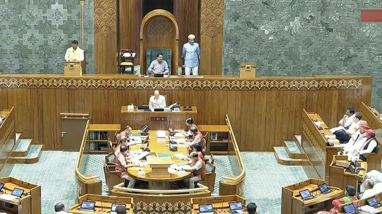 Parliament : పార్లమెంట్ రెండో రోజు సమావేశాలు..ప్రమాణం చేయనున్న రాహుల్, అఖిలేష్, డింపుల్