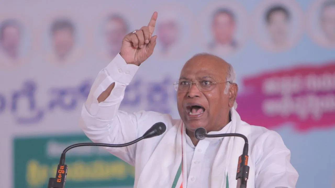 Mallikarjun Kharge : ఎన్నికల ఫలితాలు.. బ్యూరోక్రాట్లకు లేఖ రాసిన మల్లికార్జున ఖర్గే.. ఏం చెప్పారో తెలుసా?
