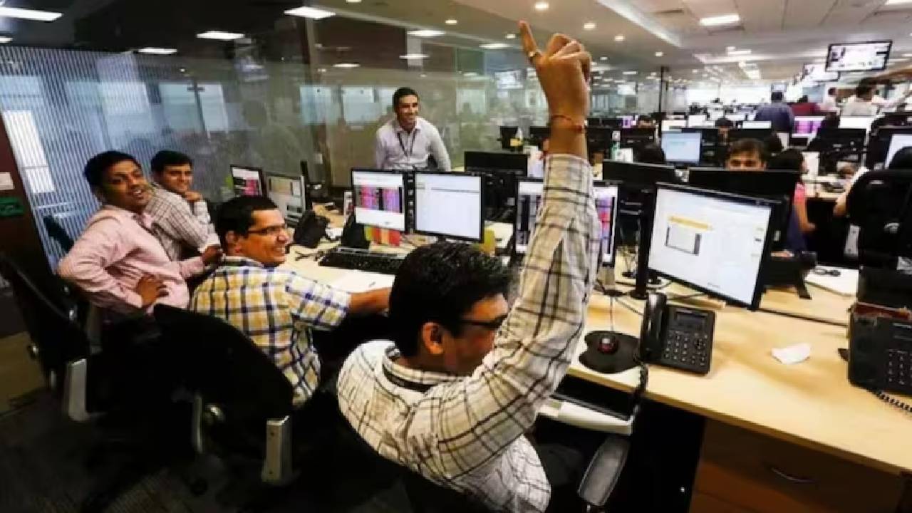 Stock Market: లాభాలతో ప్రారంభమైన స్టాక్ మార్కెట్..