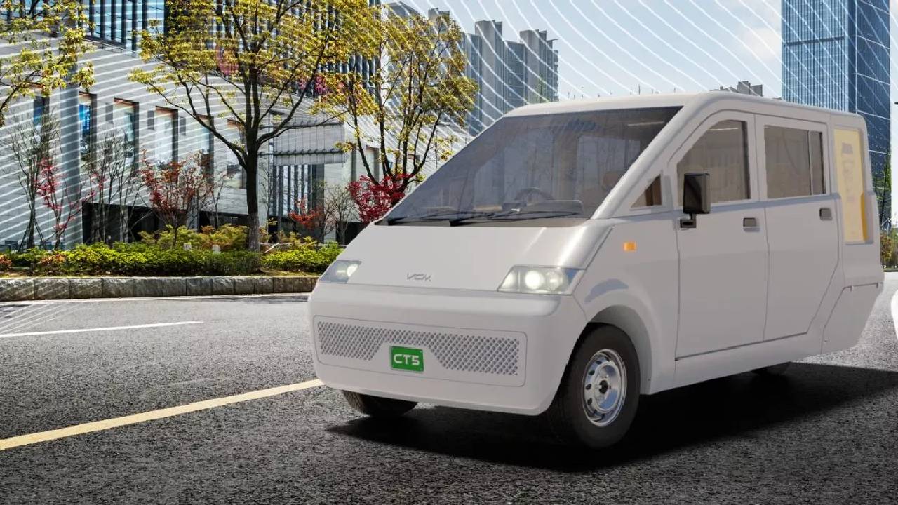 Solar Car: భారత్ లో మొదటి సోలార్ కార్ ఇదే..ఫీచర్స్ అదుర్స్!