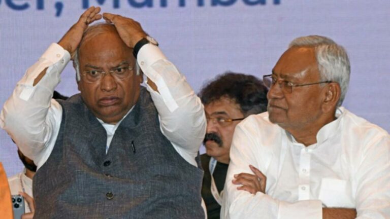 Mallikarjun Kharge : ఎన్డీయే ప్రభుత్వం పొరపాటున ఏర్పాటైంది.. ఎప్పుడైనా పడిపోతది.. ఖర్గే సంచలన వ్యాఖ్యలు