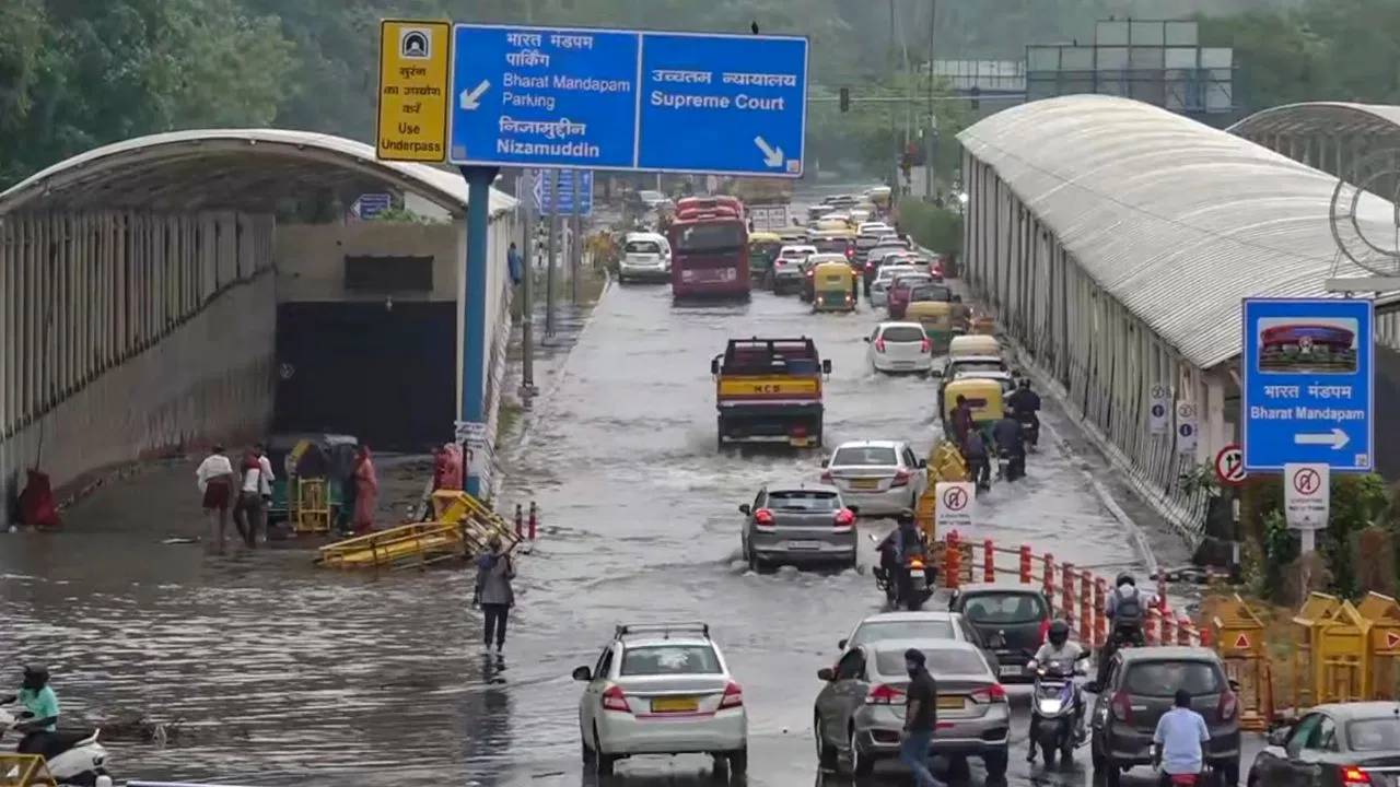 Delhi Rains : ఢిల్లీలో కుండపోత వర్షంపై ఐఎండీ అంచనా విఫలం.. ఆశ్చర్యపోయిన శాస్త్రవేత్తలు