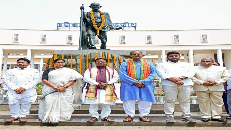 Odisha: శాసనసభ సభ్యులుగా ప్రమాణ స్వీకారం చేసిన ముఖ్యమంత్రి, ఉపముఖ్యమంత్రులు..