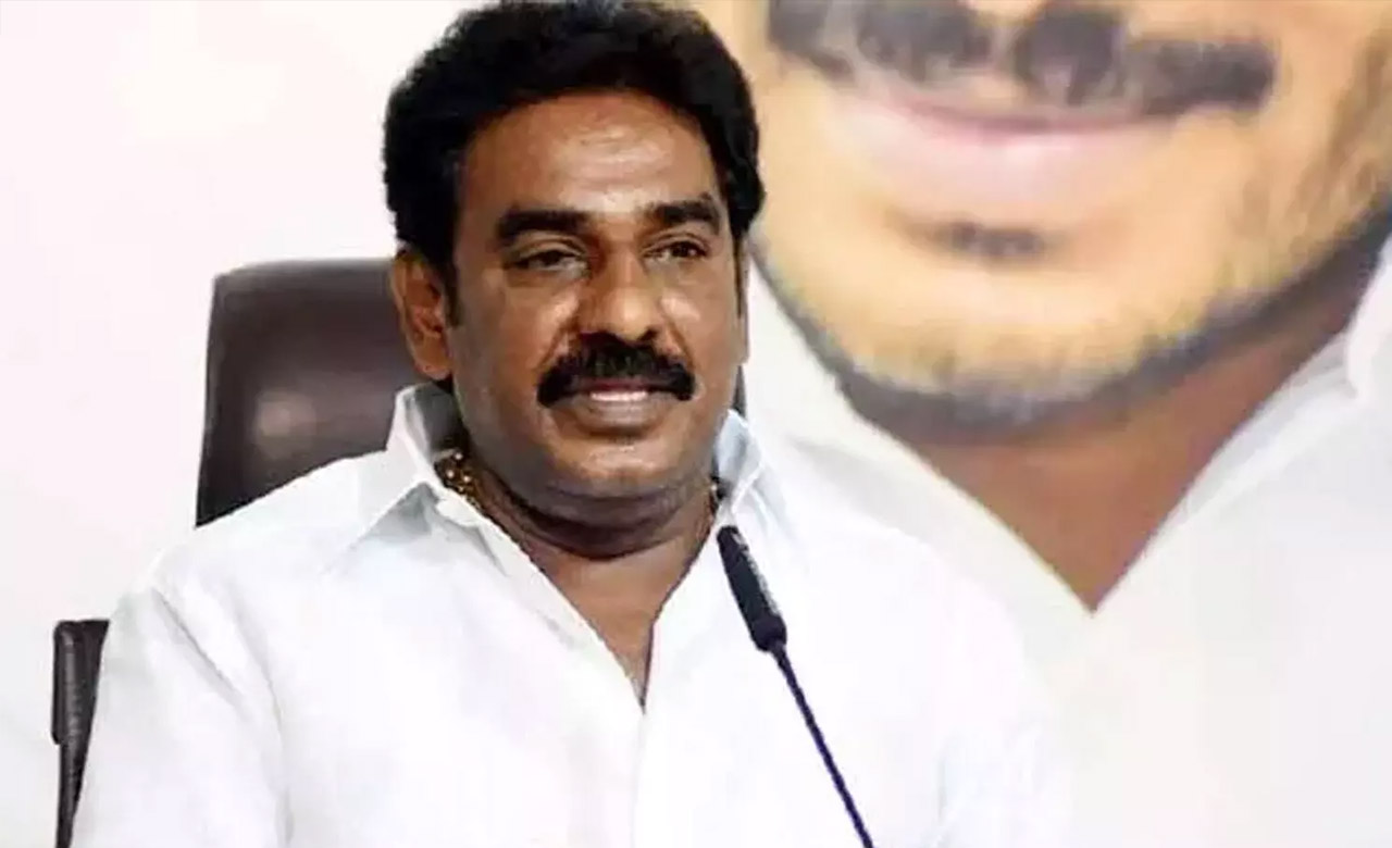 Pinnelli Ramakrishna Reddy : భారీ బందోబస్తు నడుమ నెల్లూరు సెంట్రల్‌ జైలుకు పిన్నెల్లి..