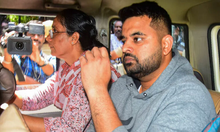 Prajwal Revanna: నేనేం తప్పు చేయలేదు.. సిట్ ప్రశ్నలను తప్పించుకుంటున్న ప్రజ్వల్ రేవణ్ణ