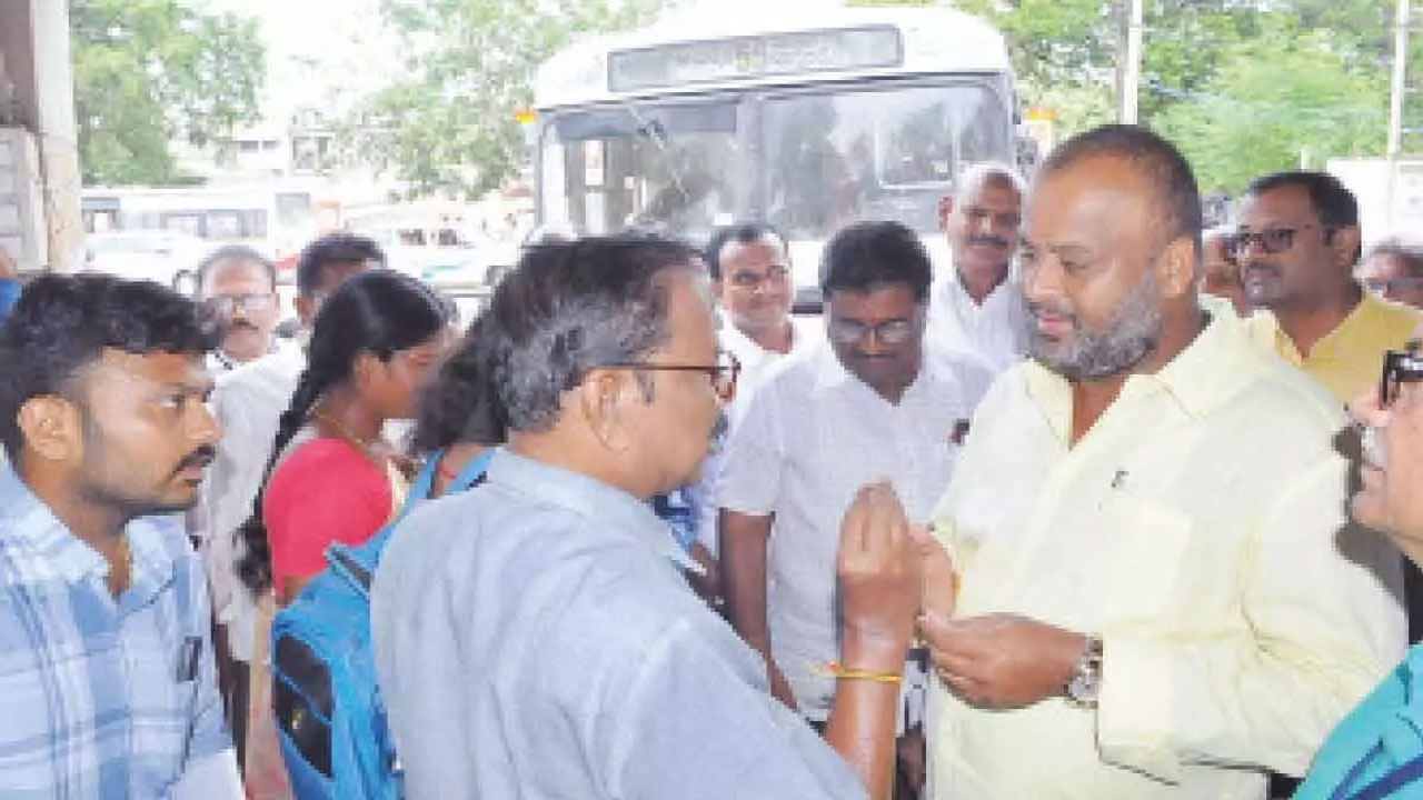 Minister Ramprasad Reddy: కుప్పంలో ఆర్టీసీ బస్సులు ప్రారంభం.. అన్ని ప్రాంతాలకు సర్వీసులు