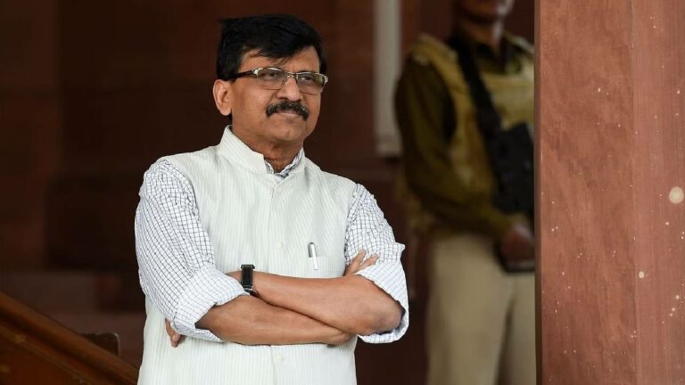 Sanjay Raut: సీఎం యోగిపై ఒత్తిడి తెచ్చేందుకే ఫడ్నవీస్ రాజీనామా డ్రామా..