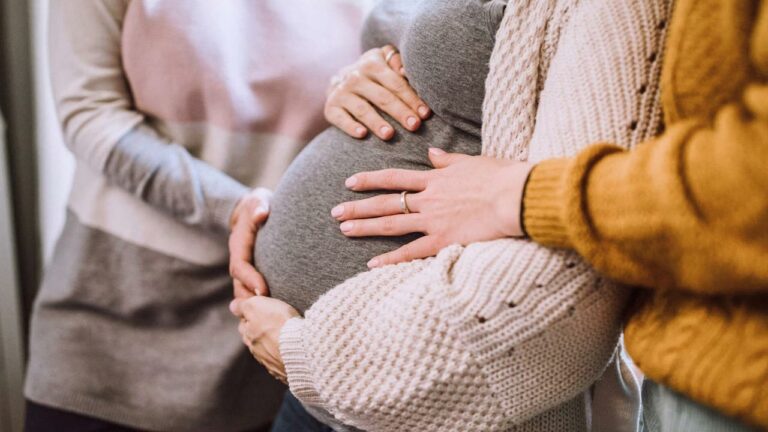 Govt Employees: ప్రభుత్వ ఉద్యోగులకు శుభవార్త.. వారికి 6 నెలల సెలవులు