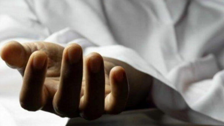 Student Suicide: మొబైల్‌లో గేమ్స్ ఆడొద్దన్నందుకు బీటెక్ విద్యార్థి ఆత్మహత్య