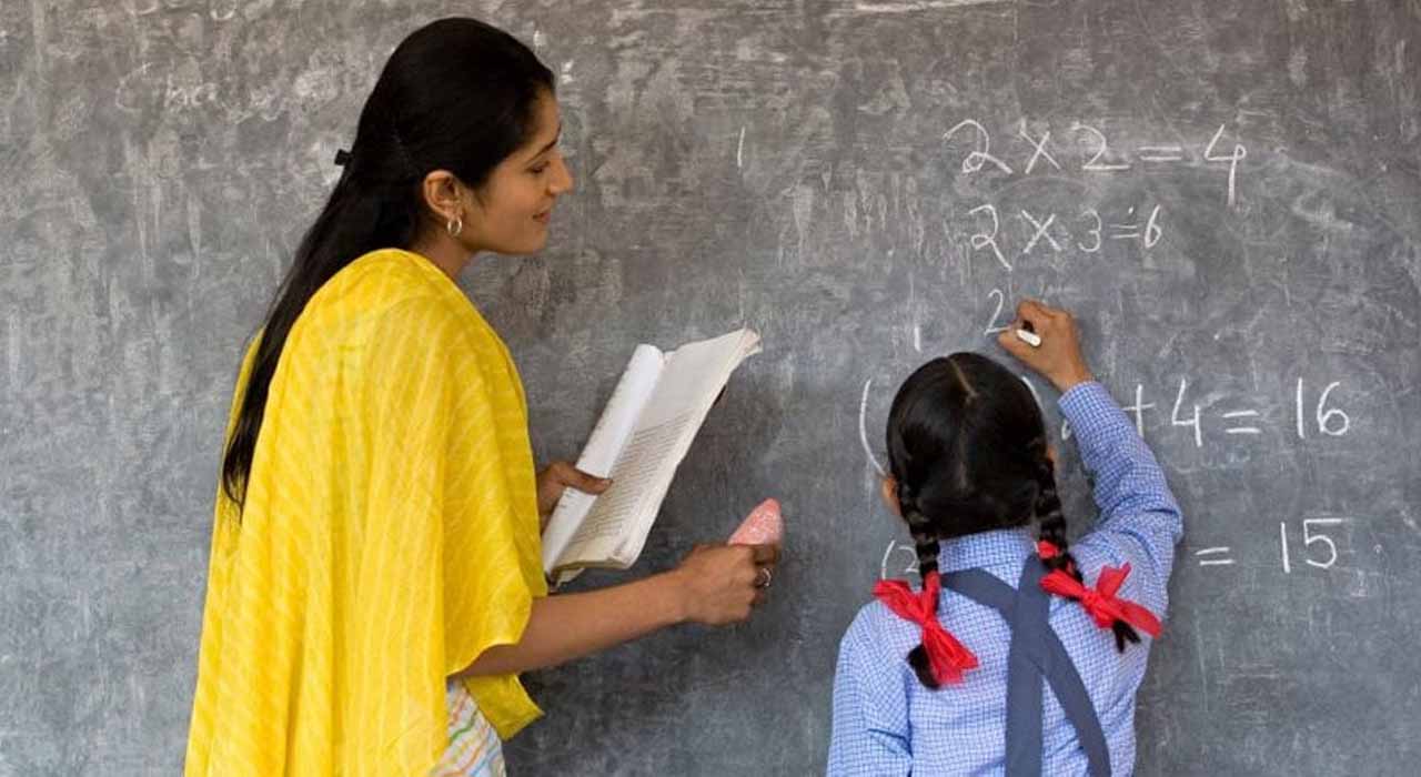 Teacher Transfers: నేటి నుంచే టీచర్ల బదిలీలు.. పదోన్నతుల ప్రక్రియ కూడా..