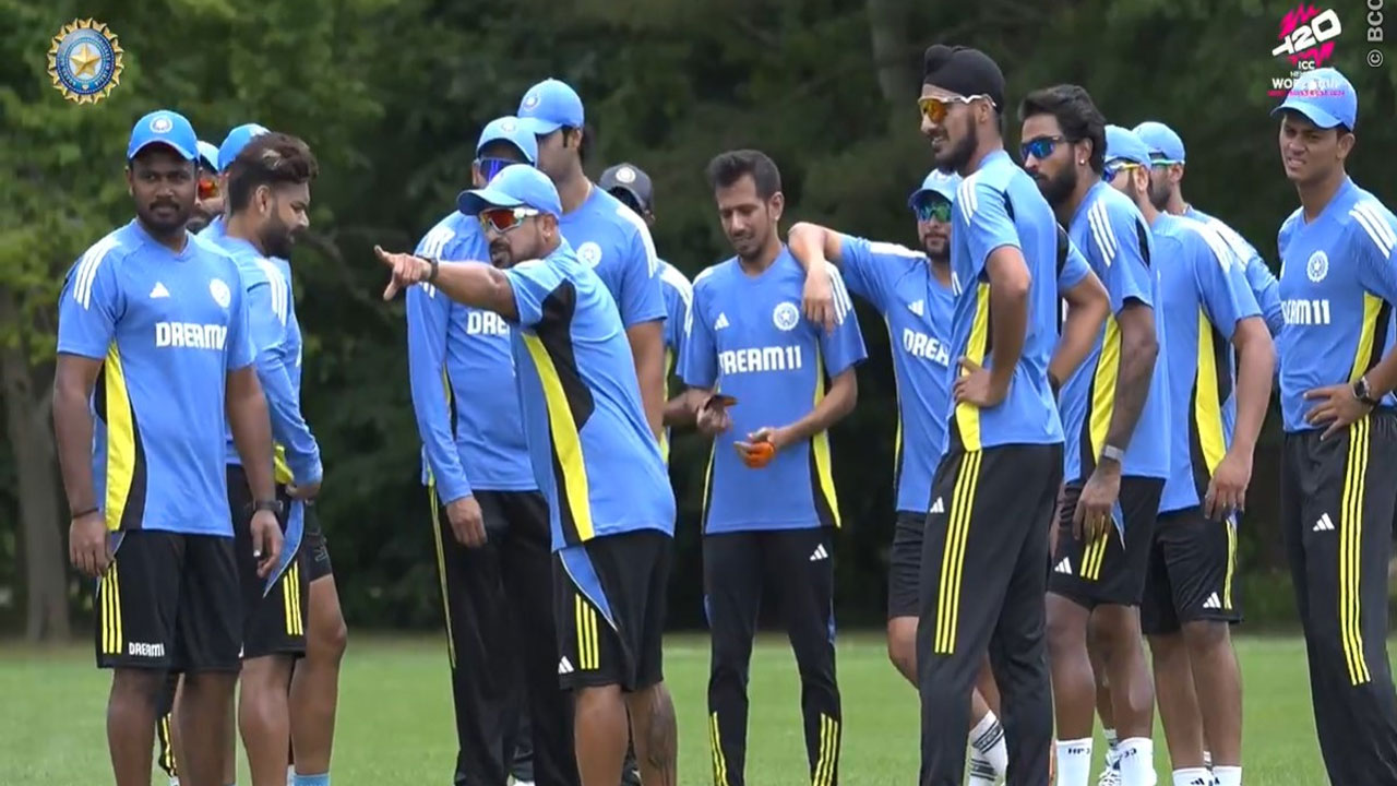 Teamindia: రెండు టీమ్⁭లుగా విడిపోయిన టీమిండియా.. విజేత కోహ్లీ జట్టుదే..