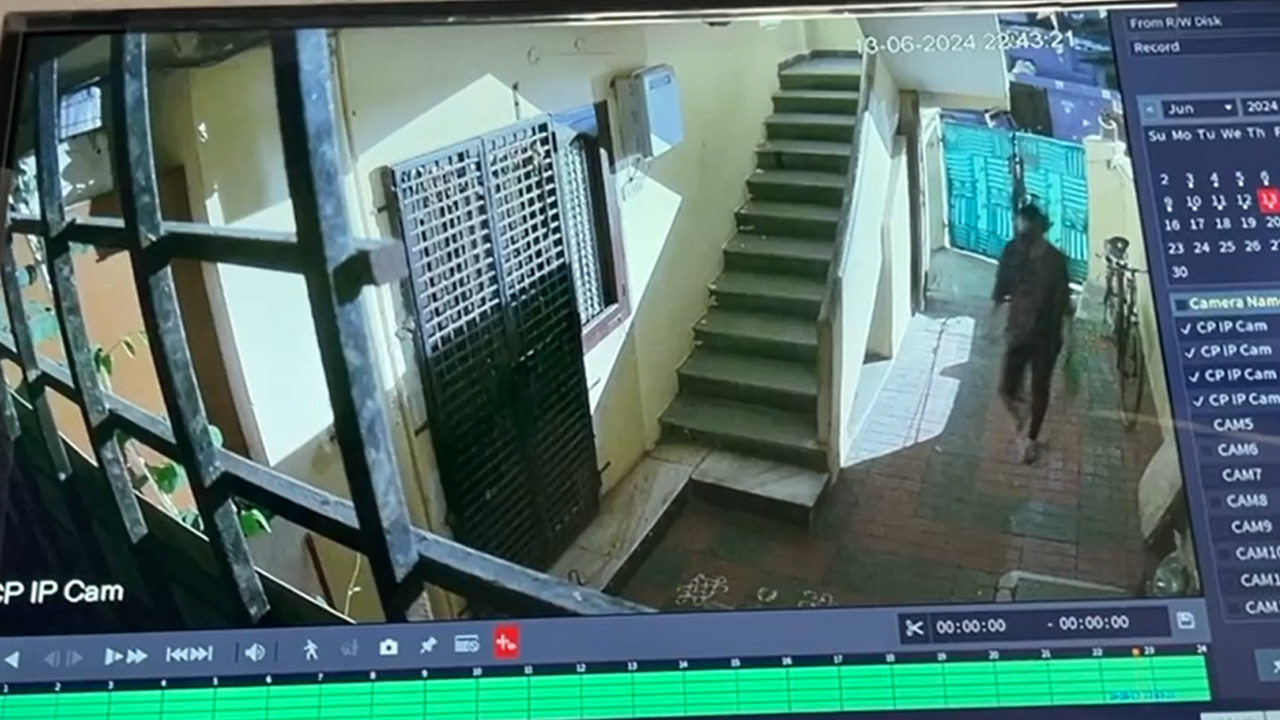 Crime News: అర్ధరాత్రి రూమ్ అద్దెకు కావాలని అడిగిన దొంగలు.. చివరకు!