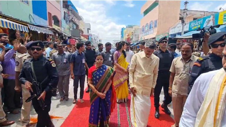 CM Chandrababu: పద్మావతి అమ్మవారిని దర్శించుకున్న సీఎం చంద్రబాబు