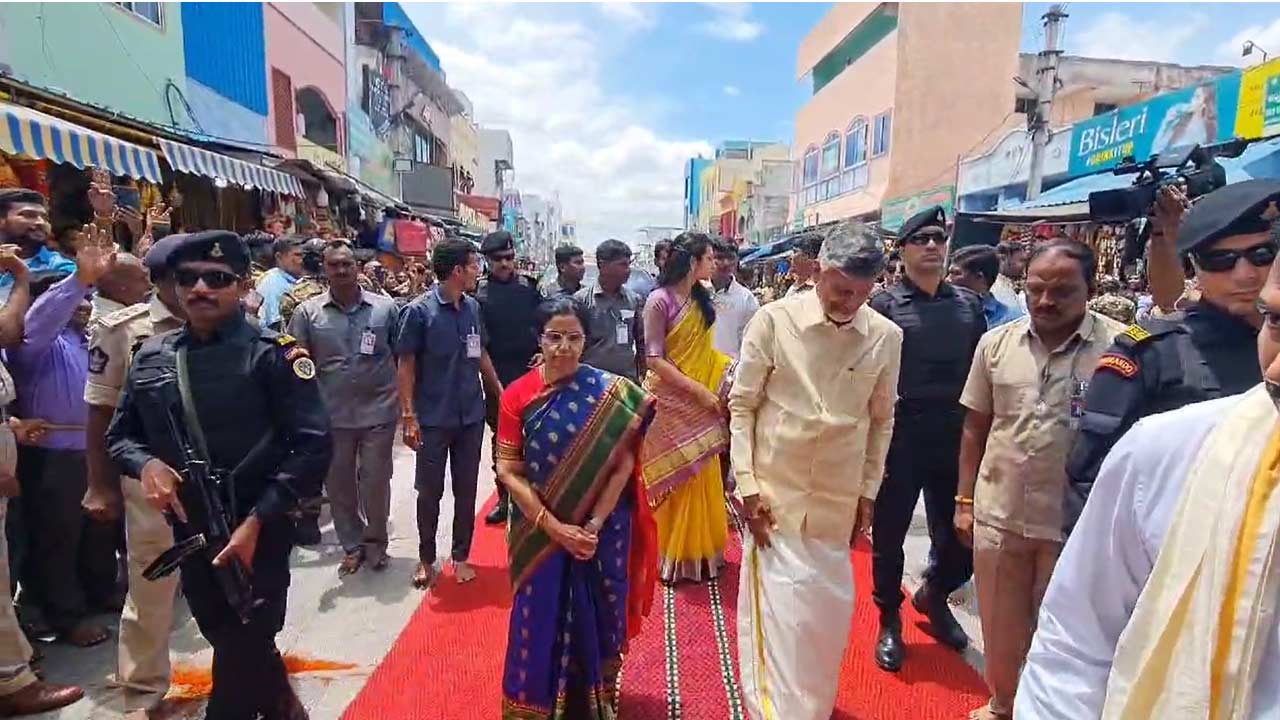 CM Chandrababu: పద్మావతి అమ్మవారిని దర్శించుకున్న సీఎం చంద్రబాబు