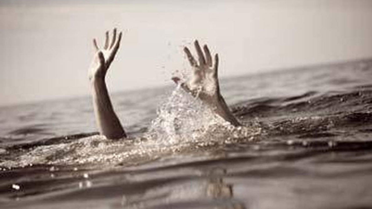 Tragedy: బీచ్‌లో విషాదం.. సముద్రంలో మునిగి ఇద్దరు యువకులు మృతి