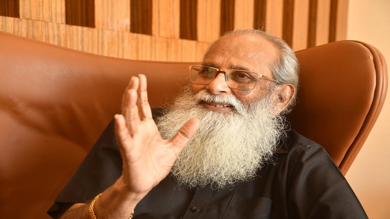 SSMB29 : మహేష్, రాజమౌళి మూవీ గురించి ఆసక్తికర అప్డేట్ ఇచ్చిన విజయేంద్ర ప్రసాద్..