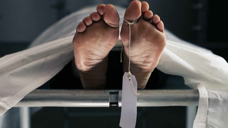 Yadadri: కోర్టులో ఆస్తి వివాదం.. మూడు రోజులుగా మార్చురీలోనే భర్త మృతదేహం