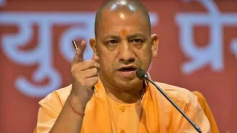 Yogi Adityanath: బక్రీద్ రోజు రోడ్డుపై నమాజ్ చేయొద్దు.. సీఎం యోగి వార్నింగ్..