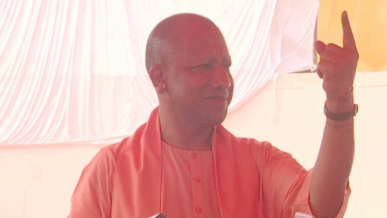 Loksabaha Elections 2024: గోరఖ్‌పూర్‌లో ఓటు వేసిన సీఎం యోగి.. బీజేపీ గెలుపుపై ఏమన్నారంటే..?