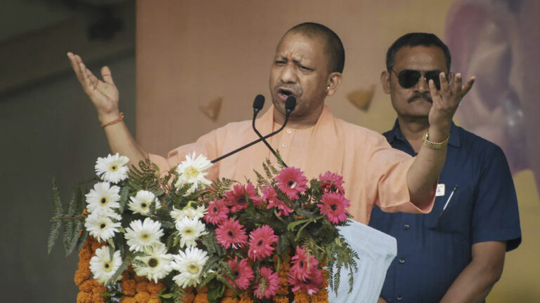 Yogi Adityanath: ఇండియా కూటమి తమిళ సంస్కృతిని  ద్వేషిస్తోంది.. ‘సెంగోల్’ వివాదంపై యోగి ఆదిత్యనాథ్