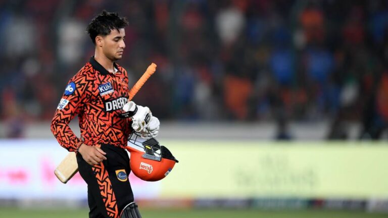 Abhishek Sharma: సునామి సృష్టించిన అభిషేక్ శర్మ.. 25 బంతుల్లో మెరుపు సెంచరీ..