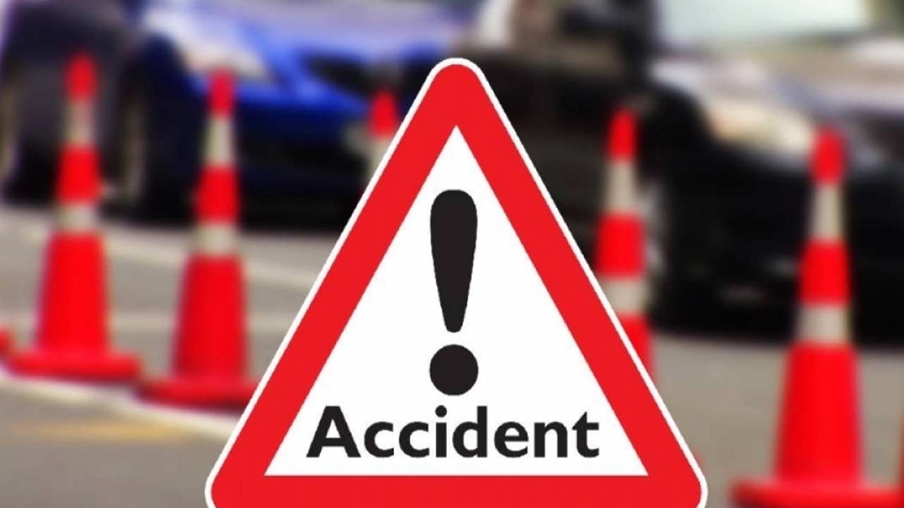 Road Accident: కృష్ణా జిల్లాలో ఘోర రోడ్డు ప్రమాదం.. ఆరుగురు మృతి