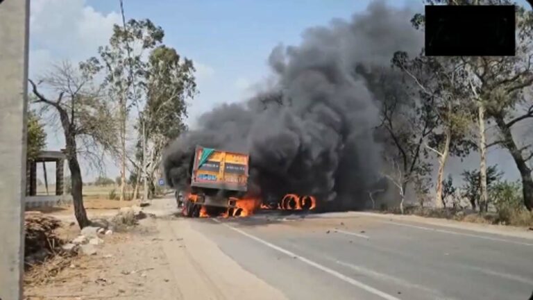 Haryana video: రెండు ట్రక్కులు ఢీ.. వాహనాలు పూర్తిగా దగ్ధం