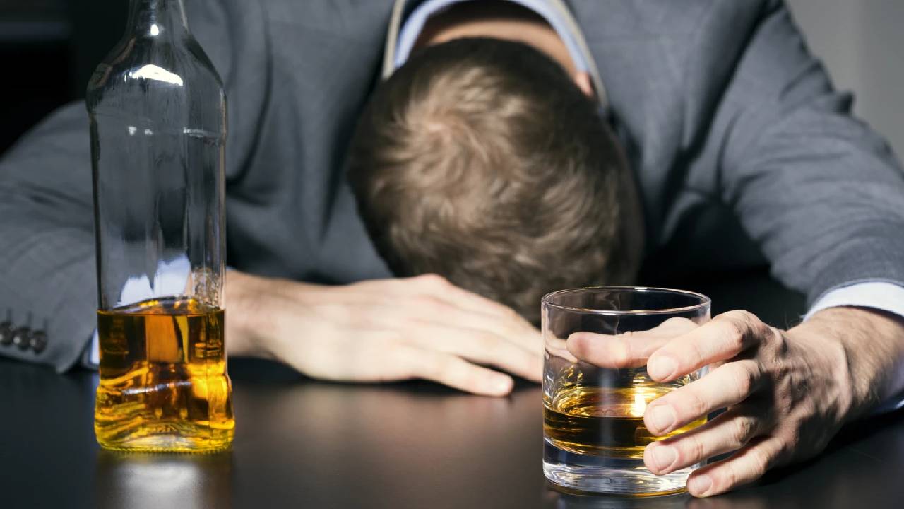 Alcohol Kills: ఆల్కహాల్ వల్ల ప్రతీ ఏడాది 30 లక్షల మంది మృతి: డబ్ల్యూహెచ్ఓ